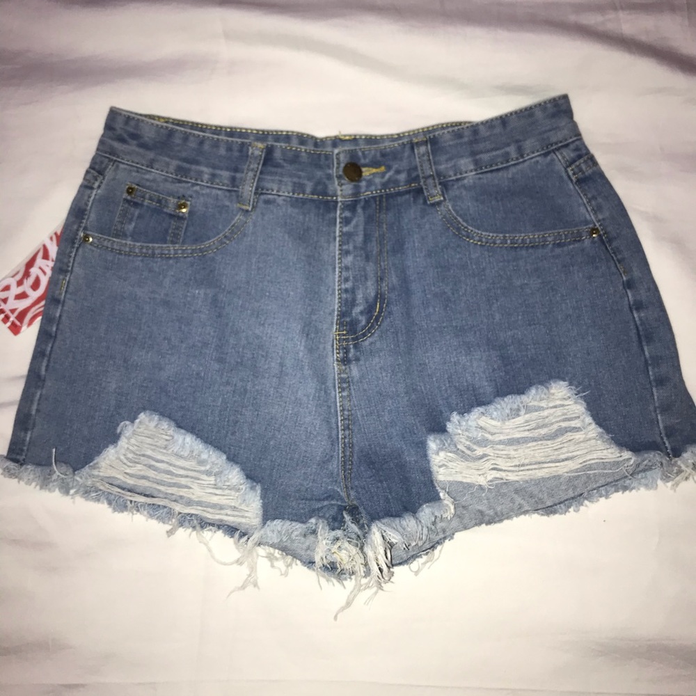 Romwe Ripped Denim Shorts - Picture 2 of 5